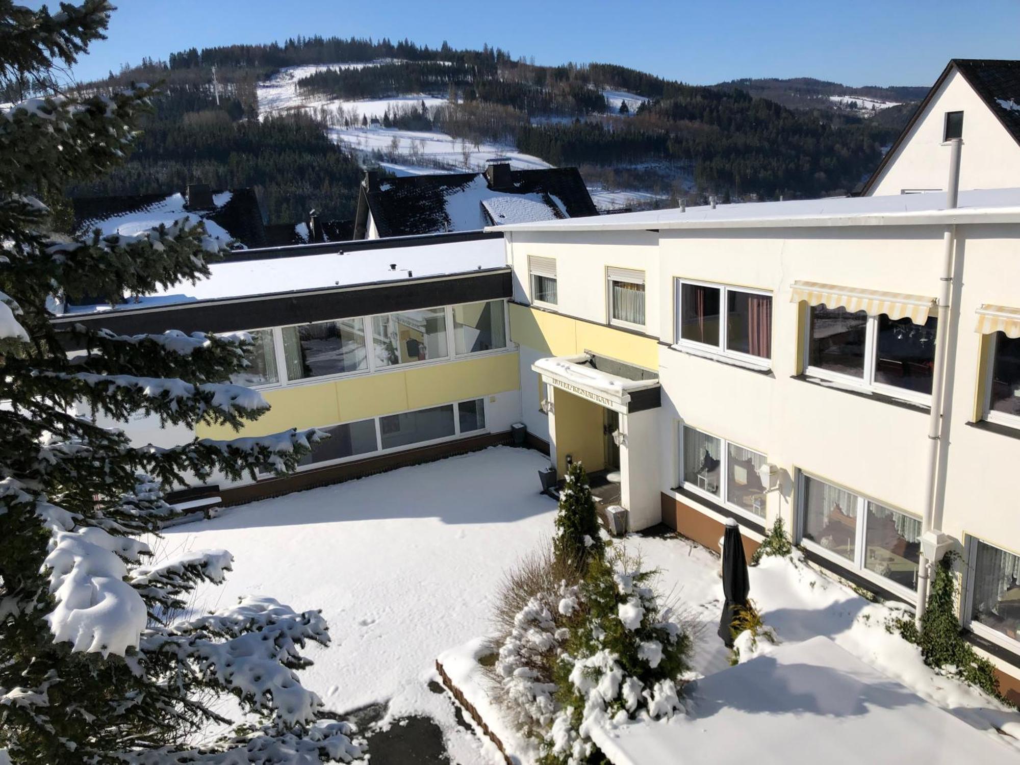 Berghotel Natura Bed & Breakfast Winterberg Exterior photo